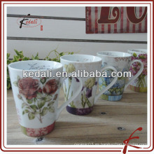 Taza de café de porcelana conjunto con diseño de flores